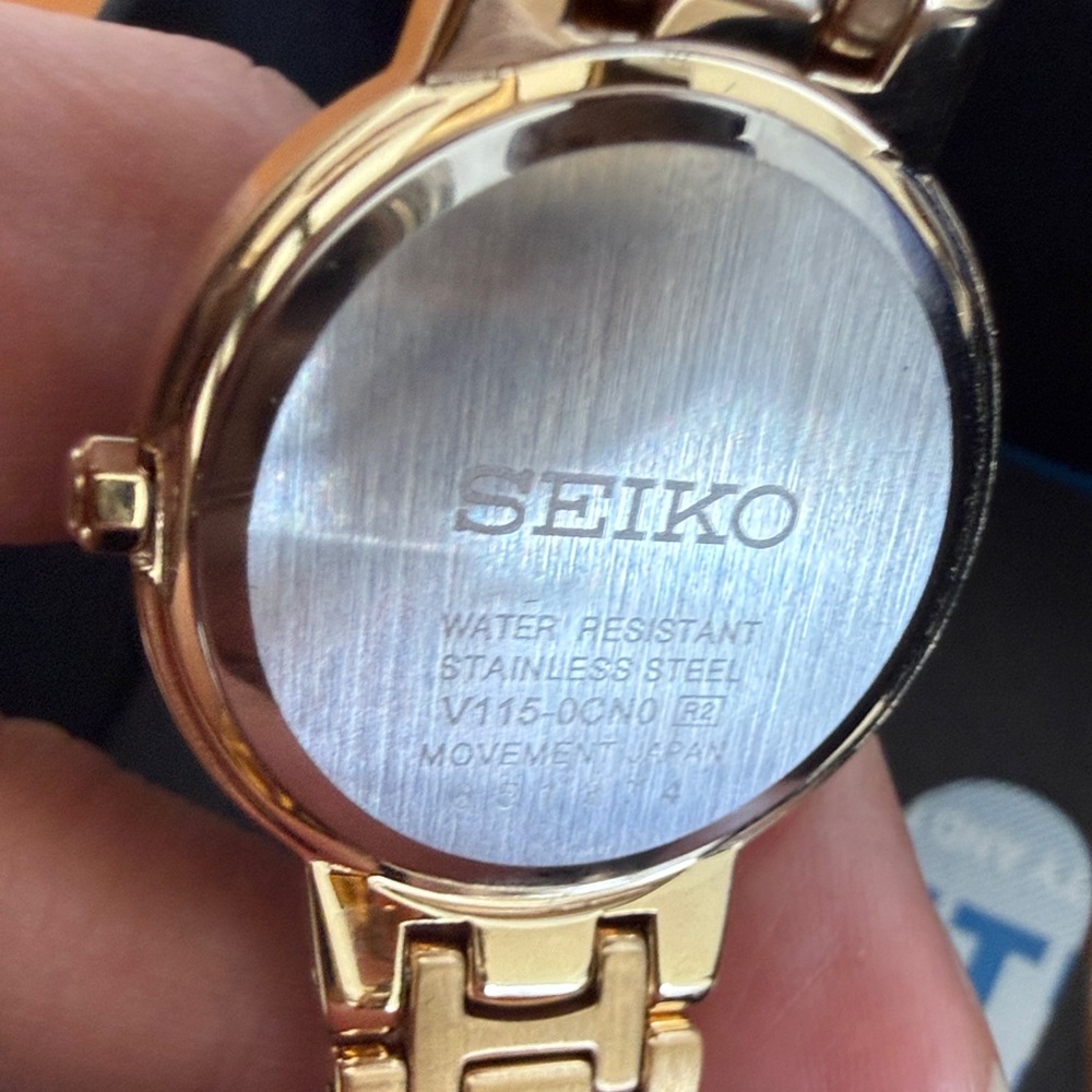 Seiko Two-Tone Gold and Silver Watch with Crystal Details - Picture 6 of 12